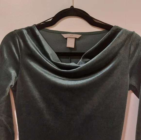 H&M Dark Green Velvet Dress, Size XS - Picture 3 of 5